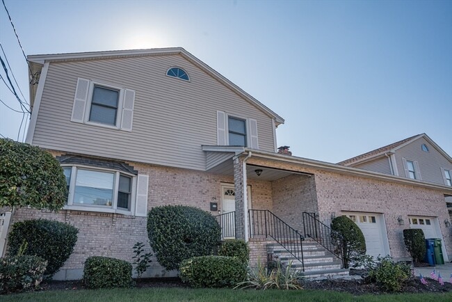 Photo - 194 Linwood Ave