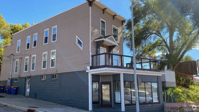 Building Photo - 1224 Plainfield Ave NE Unit Suite 2 Rental