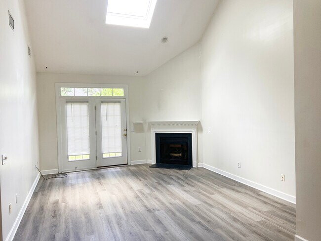 Photo - 5006 Carleton Dr