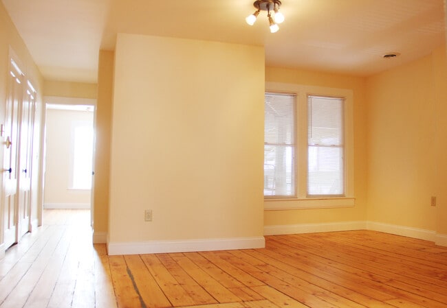 Photo - 147 N Union St Unit APT 2