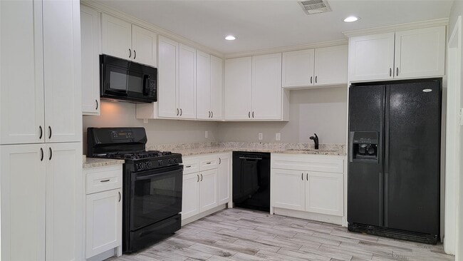 Photo - 3819 Heatherbrook Dr