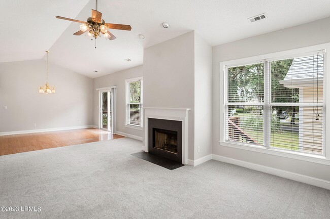 Photo - 2 Rockville Way