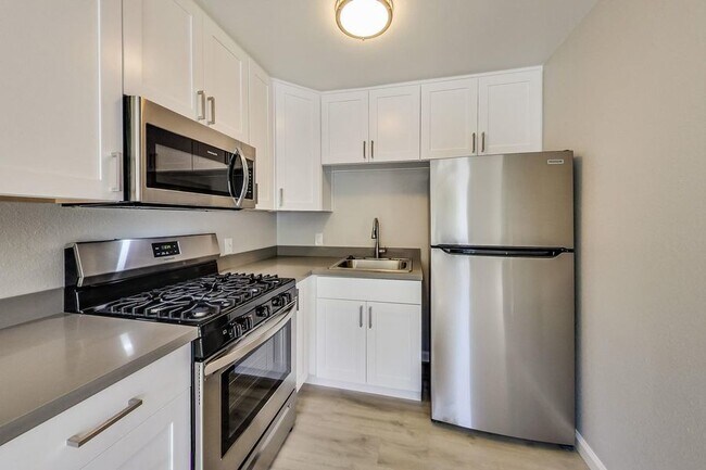 Photo - 1549 San Carlos Ave Unit 27