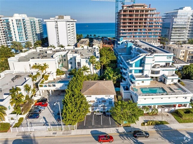 Building Photo - 9165 Harding Ave Rental
