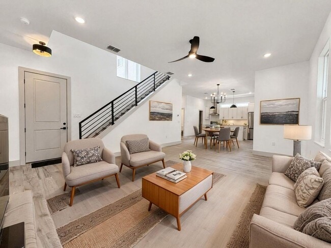 Photo - 724 Ellwood Ave