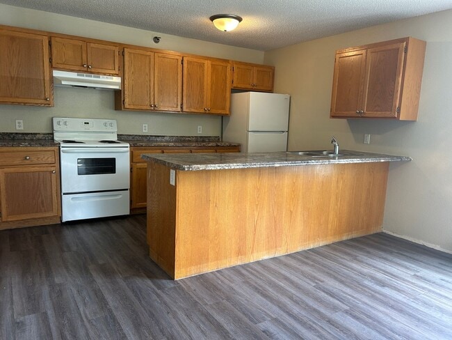 Photo - Stratford Square