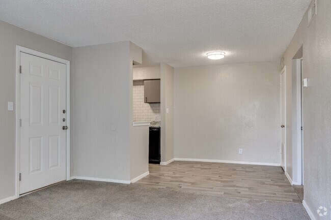 2BR, 1.5BA - 1000SF - Dining Area