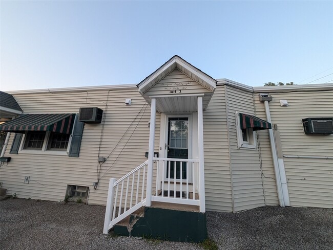 Building Photo - 3688 W Lake Rd