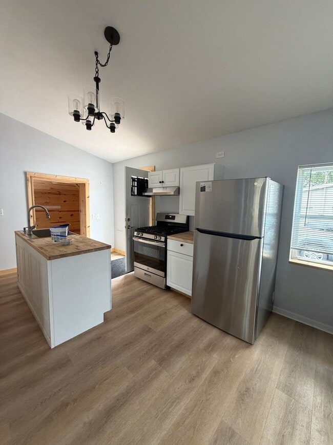 Photo - Charming 2 Bedroom, 1 Bathroom Home Available Now in Salem Lakes