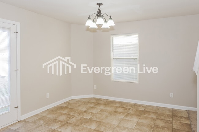 Photo - 157 Cloverbrook Dr