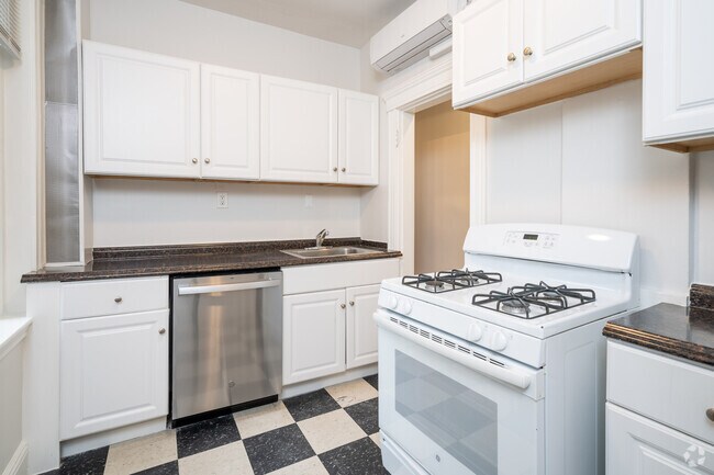 Building Photo - 20 Forest St Unit 22T Rental