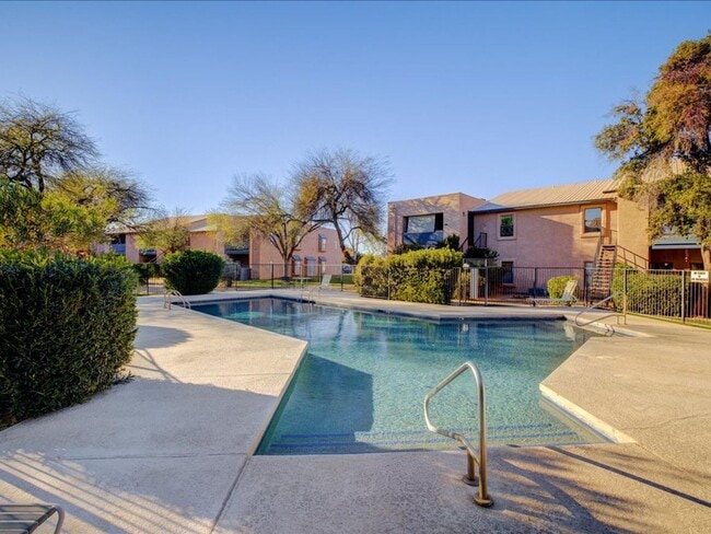 Photo - 2 Bedroom 2 Bathroom Retreat with Community Pool & Spa!