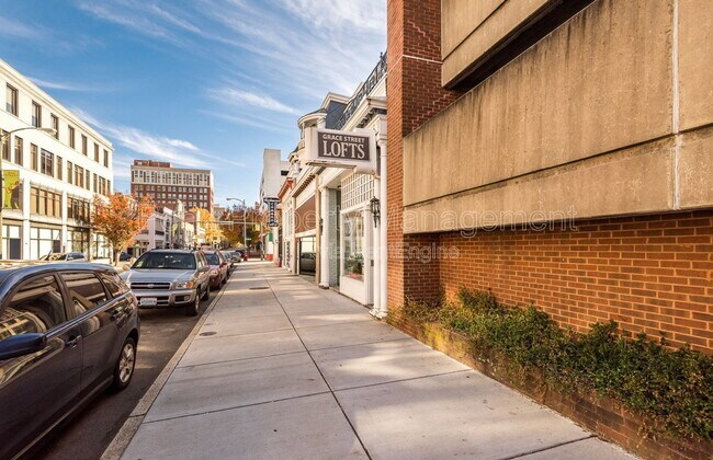 Photo - 215 E Grace St Unit Apartment 301