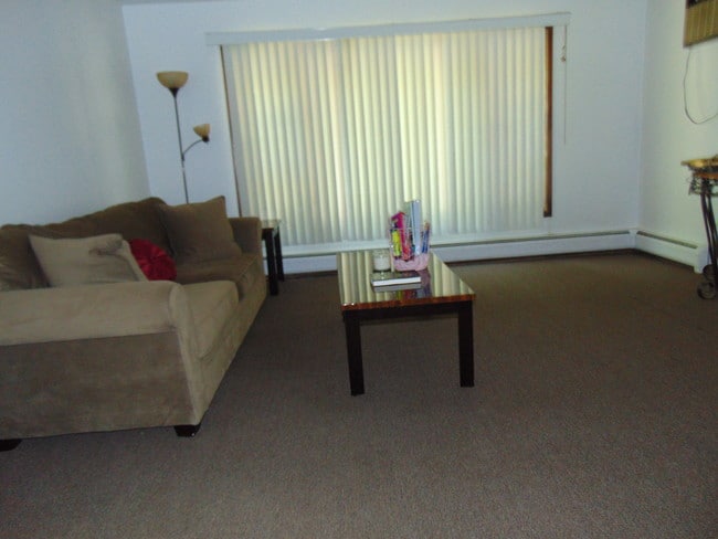 Building Photo - 7201 S Fairfield Ave Unit 2 Rental