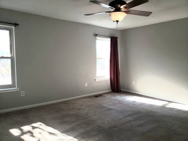 2140 Rexford Rd