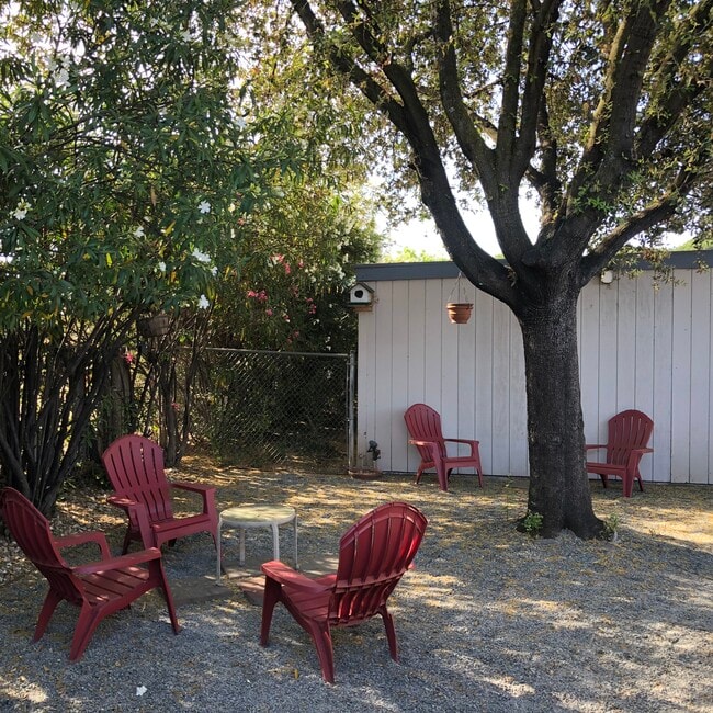 Photo - 344 // Holly Oaks Apartments