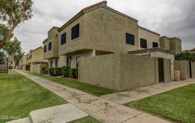 Building Photo - 5948 N 48th Ave Rental
