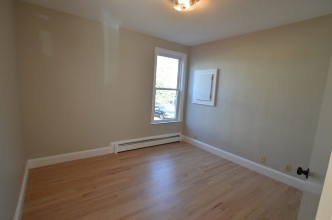 Photo - 14 Roundy St Unit 1