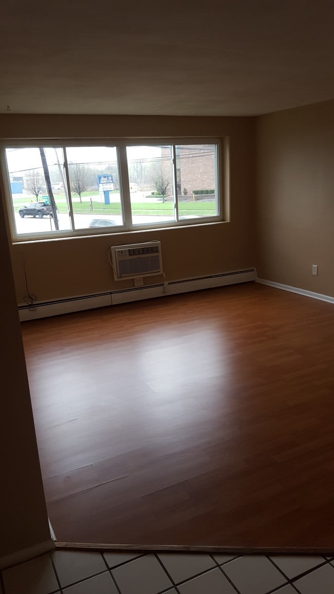 Photo - Pineview Apartments