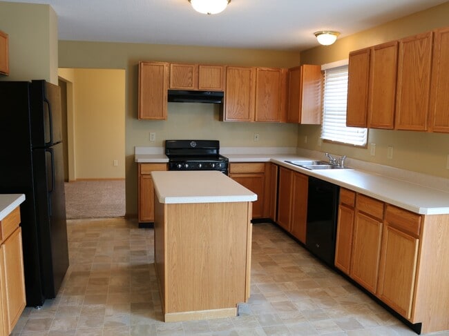 Photo - 395 Belfair Dr