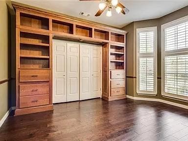 Building Photo - 3621 Roxbury Ln