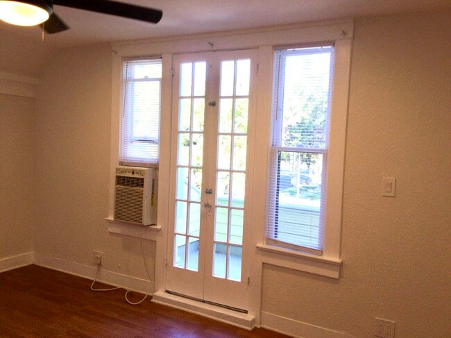 2350 E St Unit Upstairs 1BR