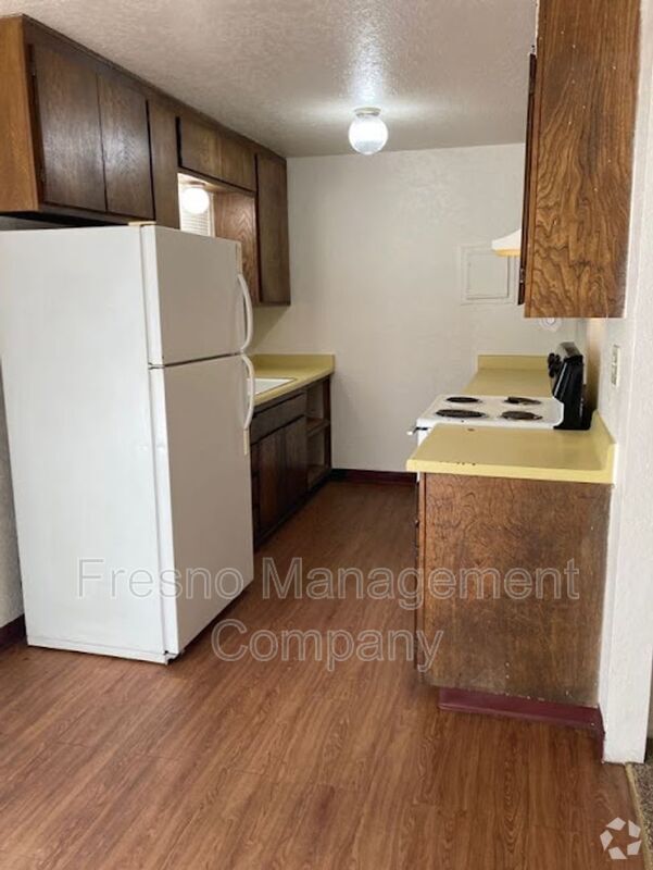 Building Photo - 815 S Demaree St Unit #25 Rental