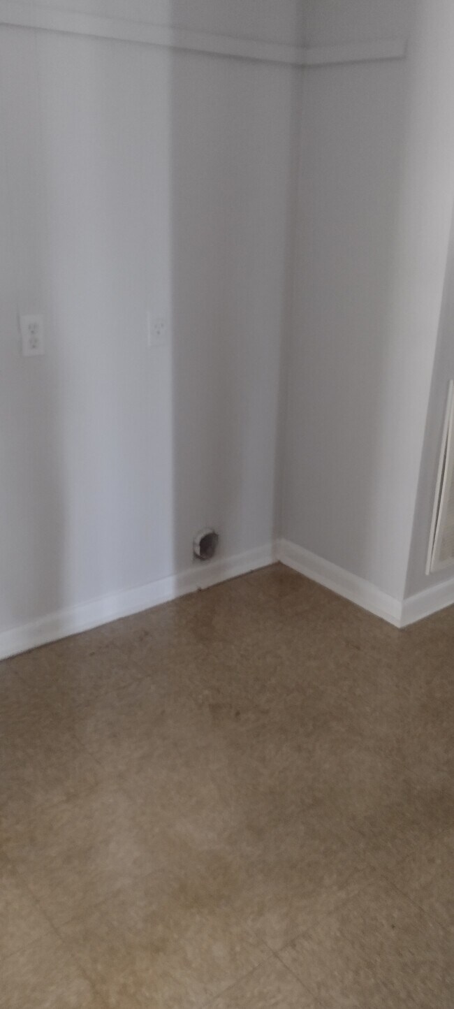 Photo - 141 Clinton Ct