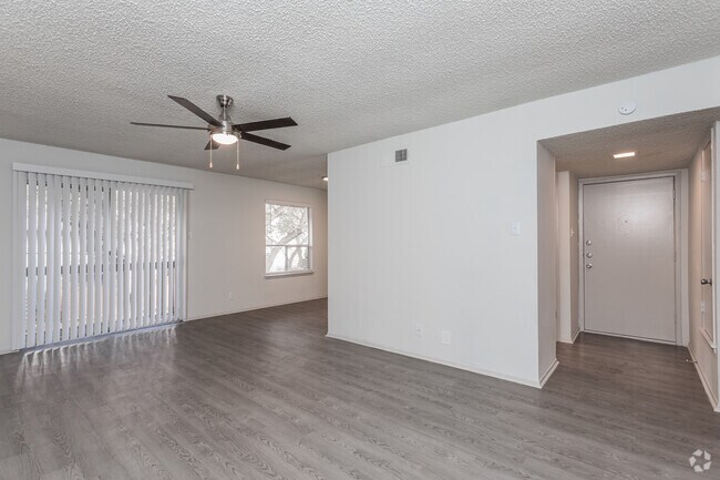 2BR, 2BA - 998SF Living Room