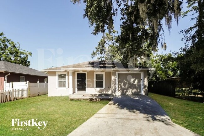 Building Photo - 1212 E 108th Ave