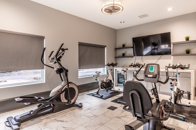 Building Photo - Overland Station