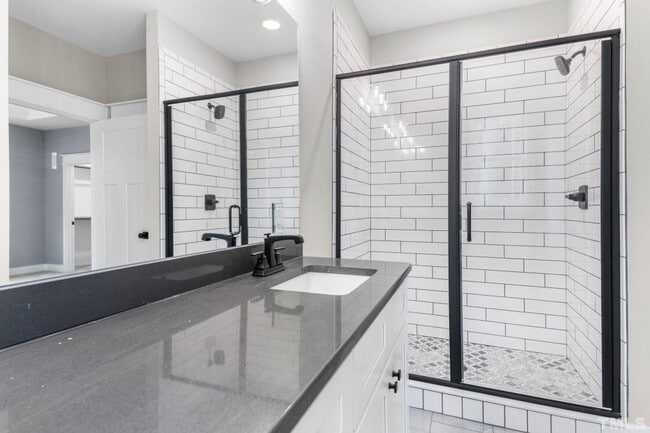 Photo - 220 Shawnee Dr