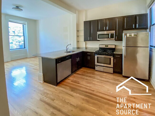 Building Photo - 2954 N Racine Ave Unit 2F