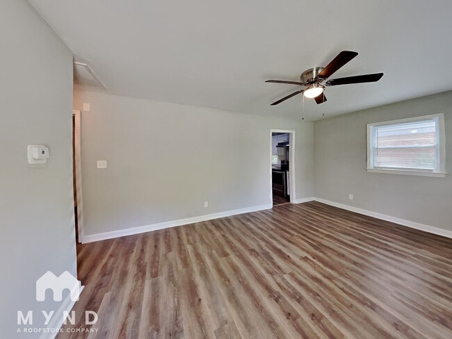 Photo - 505 Sinclair St