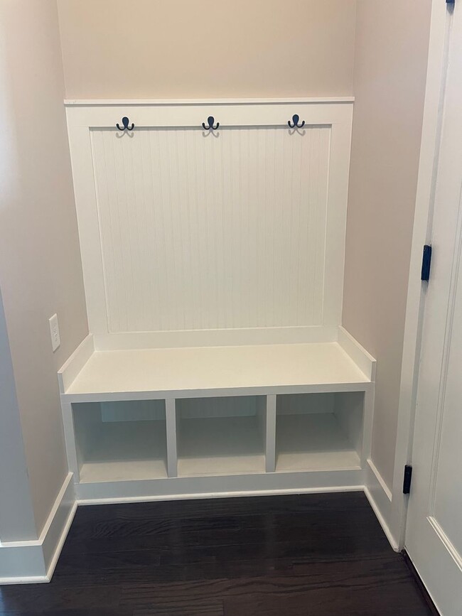 Photo - One level home with 2 Car Garage!