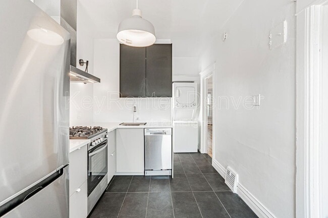 Photo - 229 S Logan St Unit 2