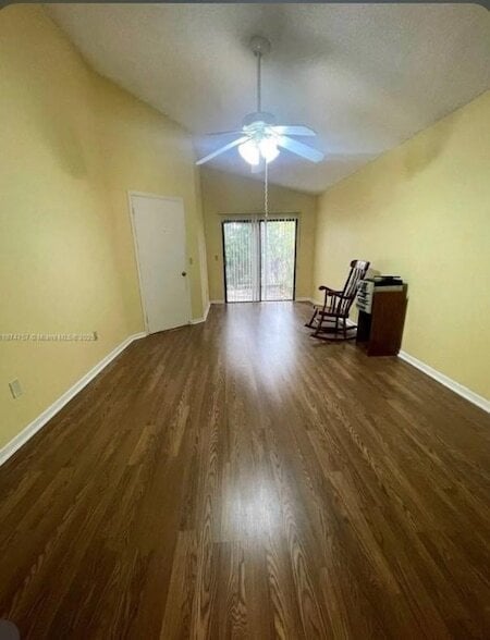 Photo - 739 Holly St