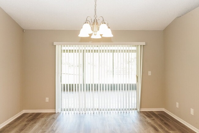 Photo - 1917 Excalibur Dr