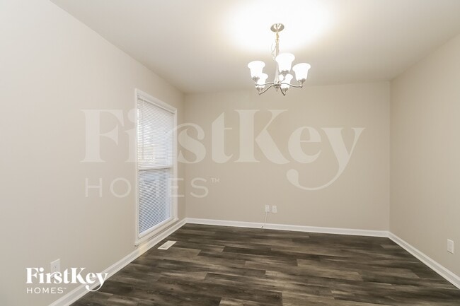 1722 Aster Ln