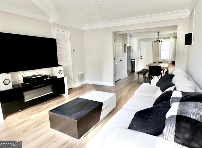 Photo - 1101 Magical Way