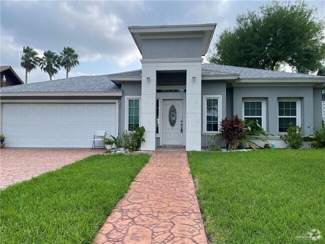 Building Photo - 700 E Patsy Dr Rental