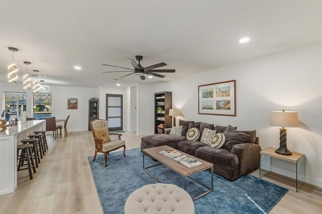 Photo - 2107 Lewood Cir