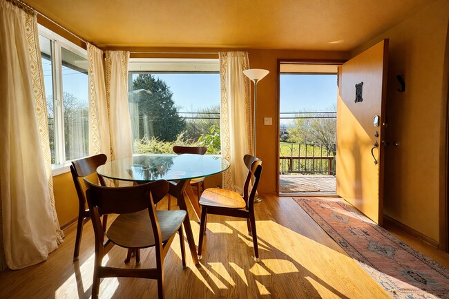 Photo - 4326 3rd Ave NW Unidad 1