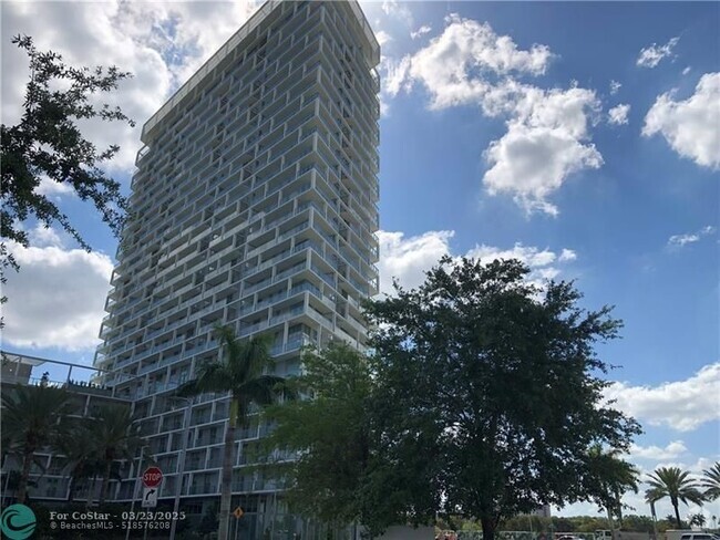 Building Photo - 2000 Metropica Wy Unit 2504 Rental