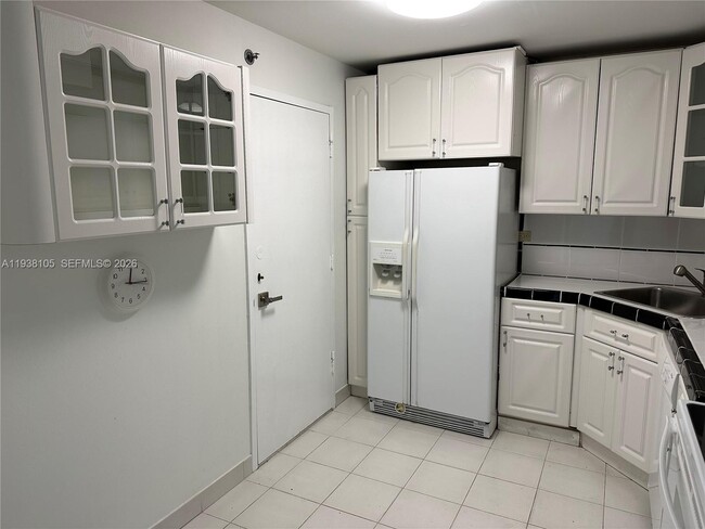 Photo - 6039 Collins Ave Unit 1434
