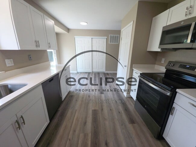 Photo - 721 Lee Dr
