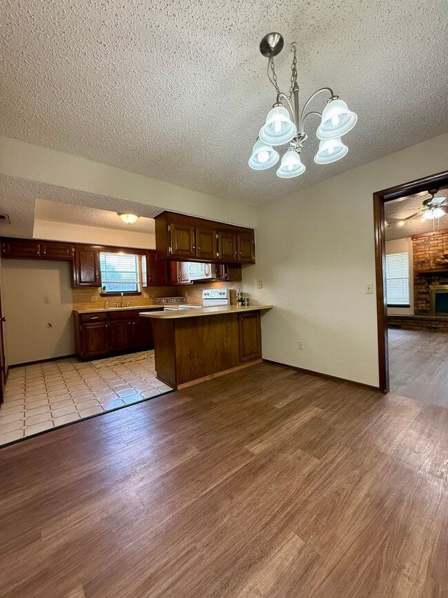 Photo - 1368 Cedarbrook Ln