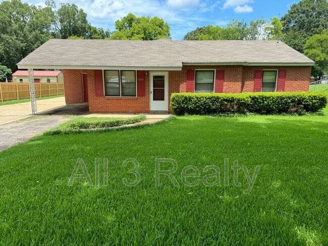 Building Photo - 4259 Hickory Dr