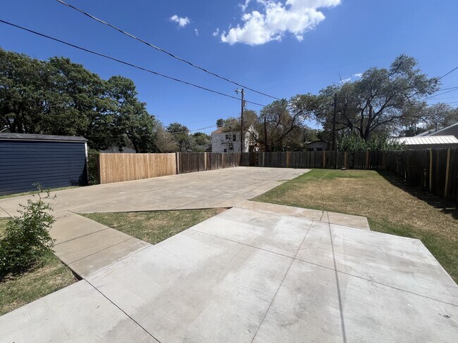 Photo - 2021 15th St