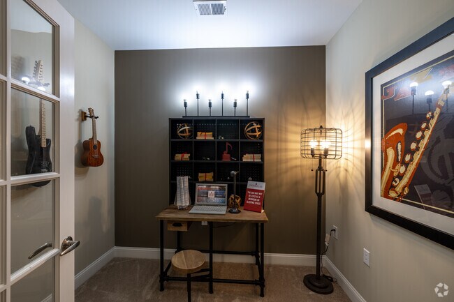 1 habitación, 1,5 baños con estudio - 890 pies cuadrados - The Amsterdam II - Estudio - Station Village at Avenel Apartamentos